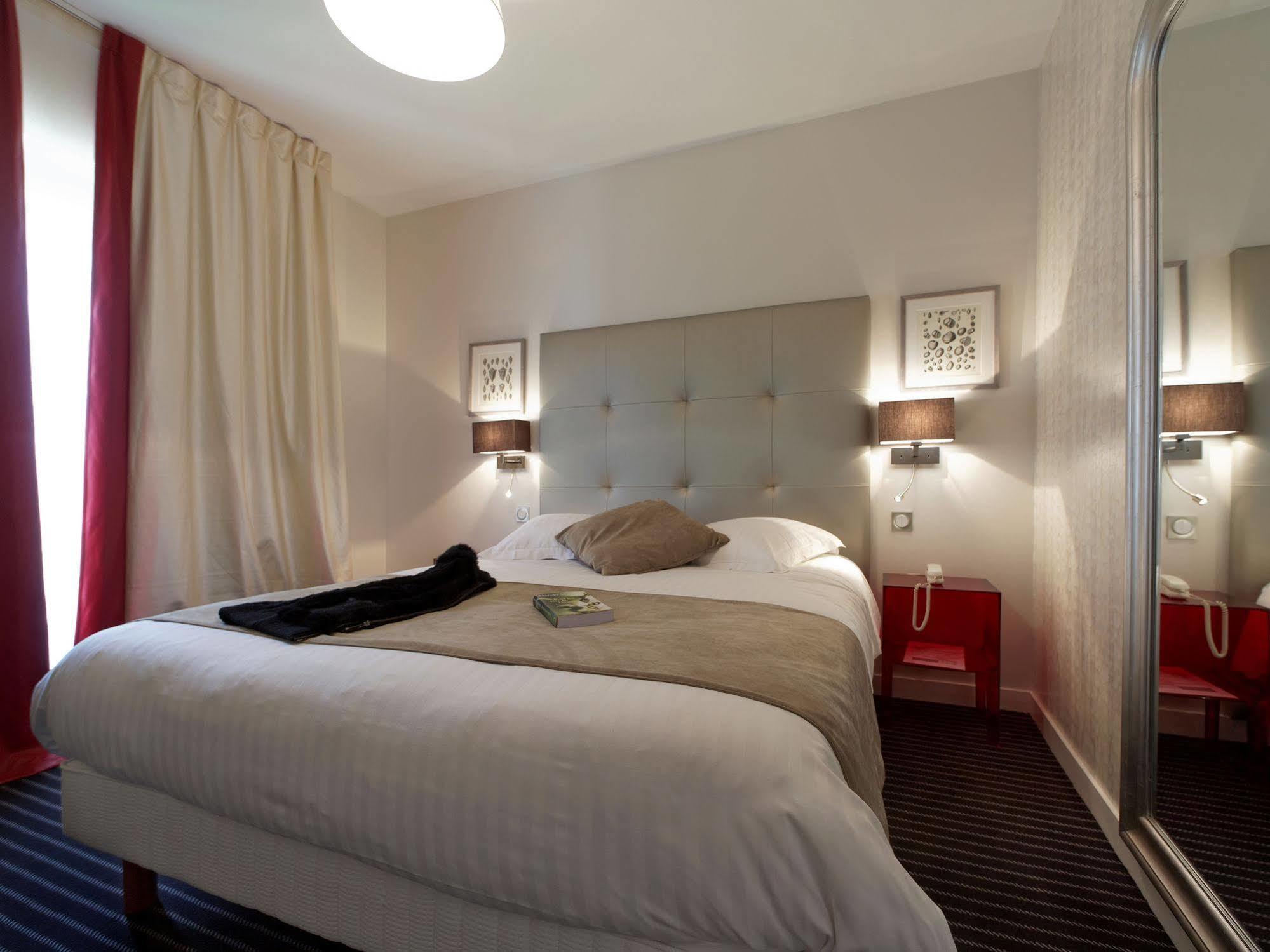 Hotel La Residence Des Artistes Roscoff Exterior photo