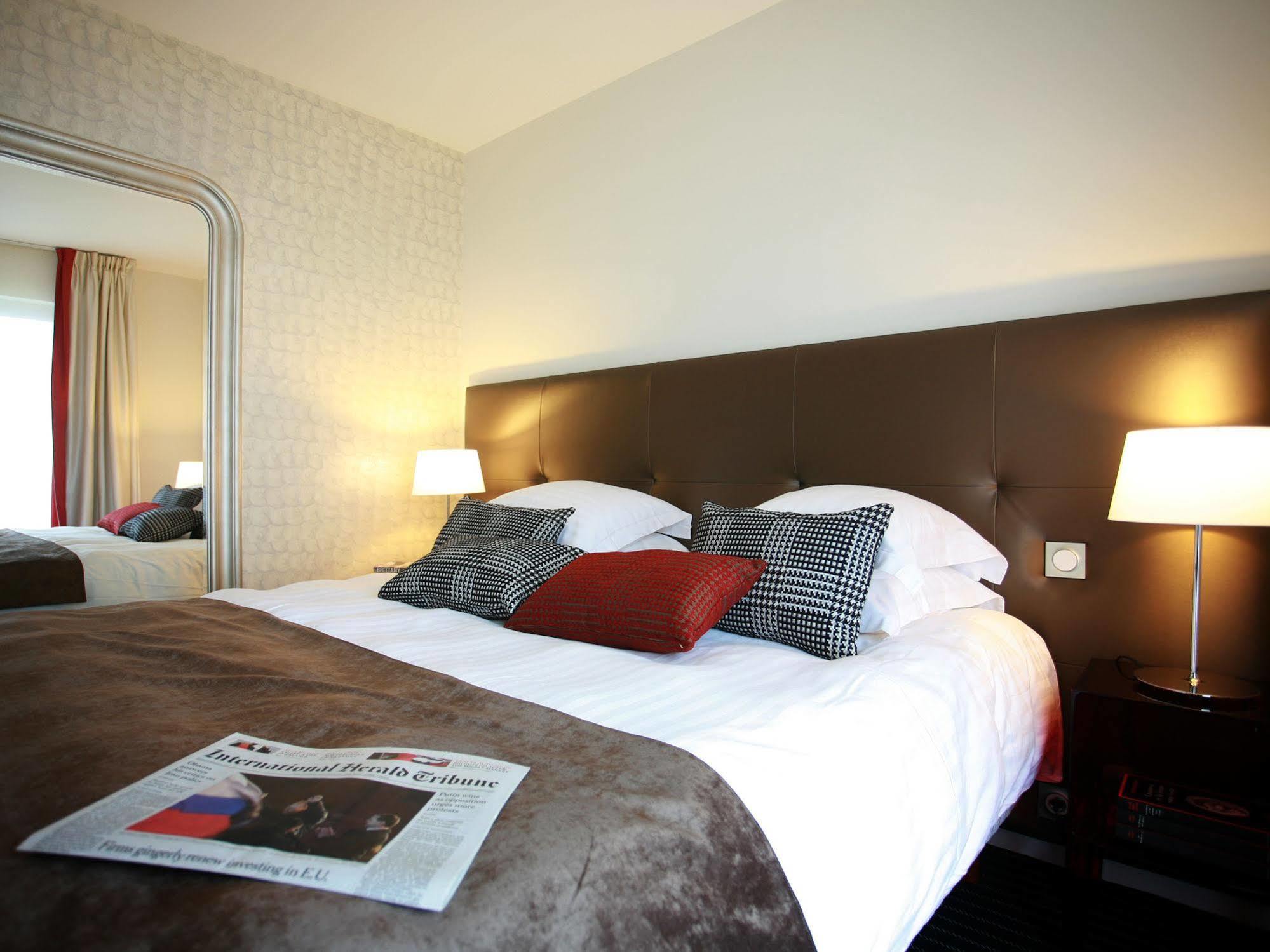 Hotel La Residence Des Artistes Roscoff Exterior photo