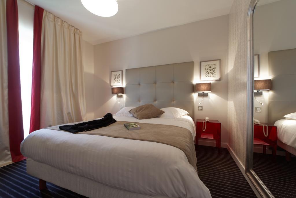 Hotel La Residence Des Artistes Roscoff Room photo